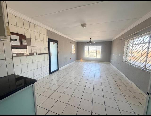 6 BEDROOM HOUSE FOR SALE IN LAUDIUM